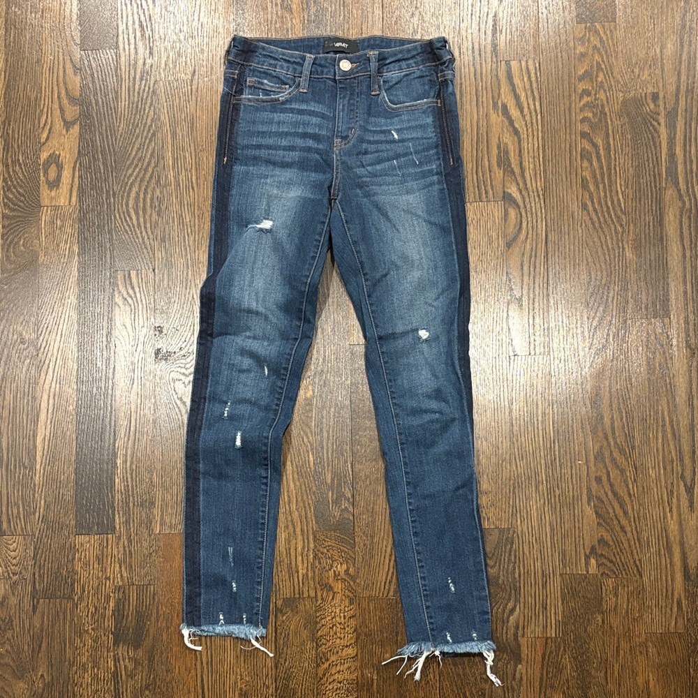 Vervet Distressed Blue Jeans